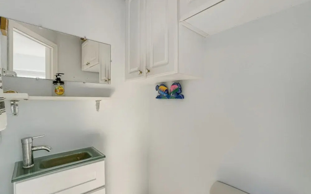 Family-friendly Englewood Rental w/ Canal Views!