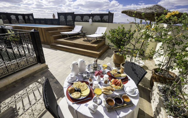 Riad Nesma Suites & SPA