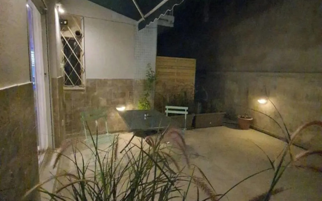 Athens Cozy Studio 30 Sq m semi basement