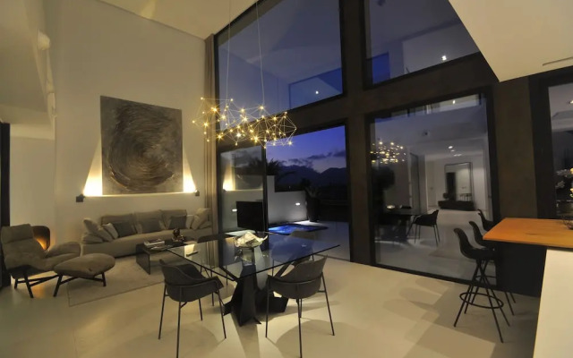 Montblau in Buger With 4 Bedrooms and 5 Bathrooms