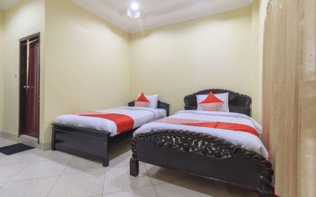 OYO 2814 Debitos Hotel