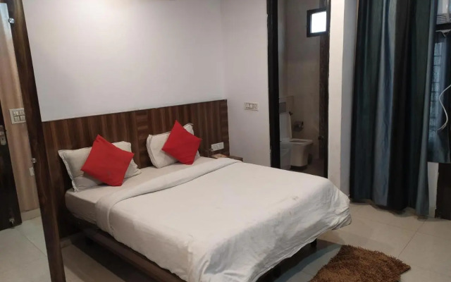OYO 82741 Mohan Garden Stays