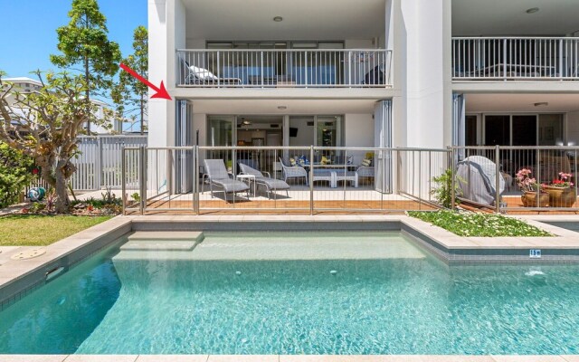 SWIM UP DRIFT APARTMENT 12 South