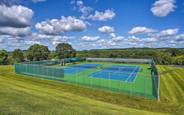 Family-friendly Galena Townhome w/ Community Pools