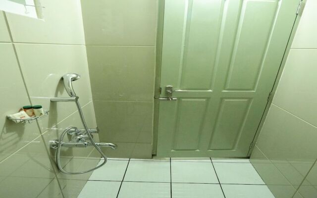 OYO 11909 Star Plaza