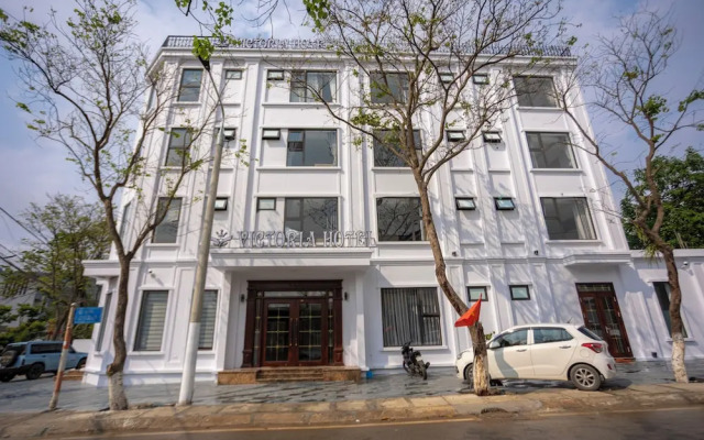 Victoria Hotel MC - by BAY LUXURY