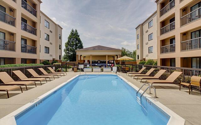 Courtyard Durham Near Duke University/Downtown