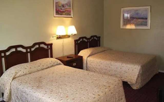 Red Carpet Inn Hornwood Drive