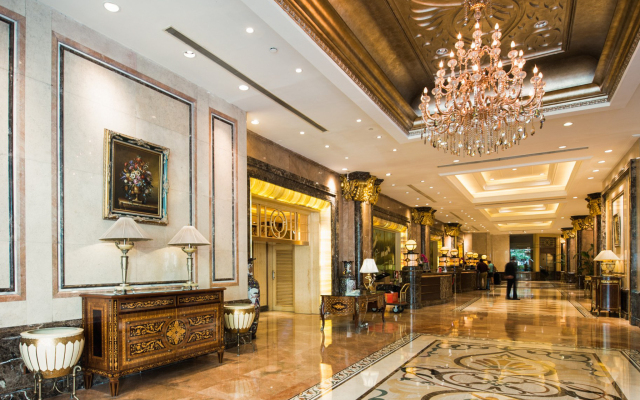 Crowne Plaza Shanghai Nanjing Road by IHG