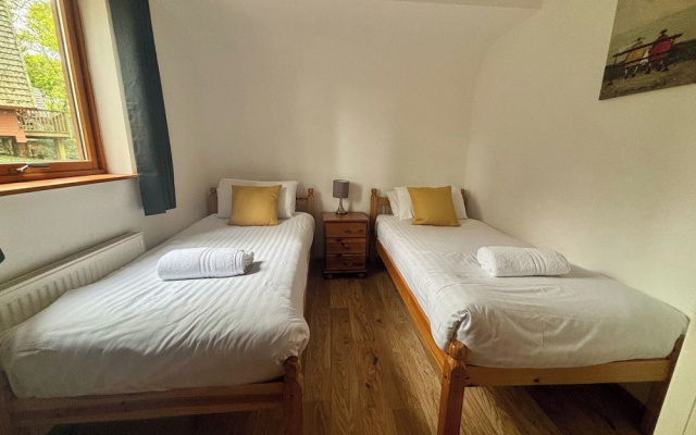 Acorn Lodge