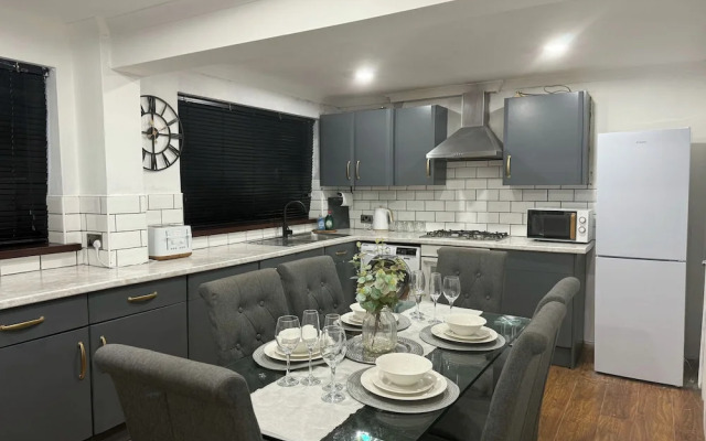 Cozy Retreat in Bridgend With 3 Bedrooms