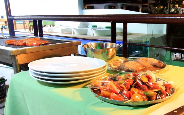 Manarra Seaview Resort