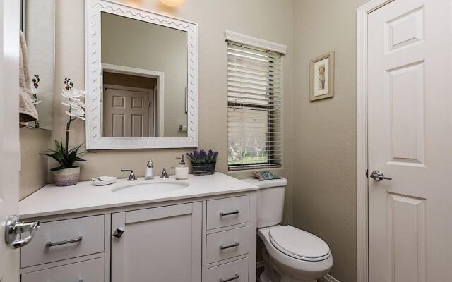 Farmhouse Surprise - 3 Bedroom by Casago