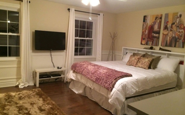 Windsong Manor Bed & Breakfast