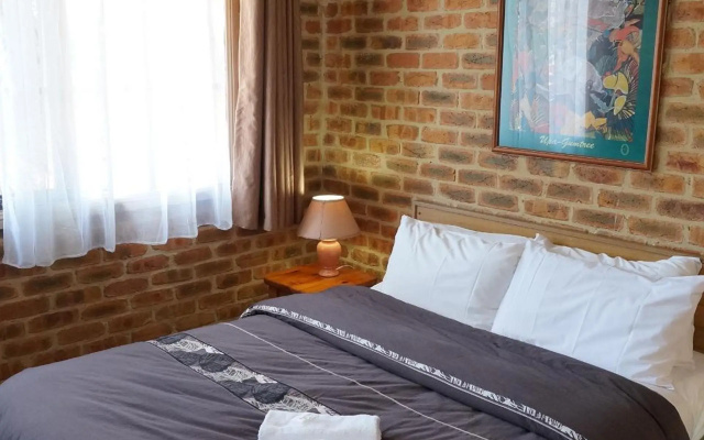 Mahogany Park – Guest Rooms – Melbourne