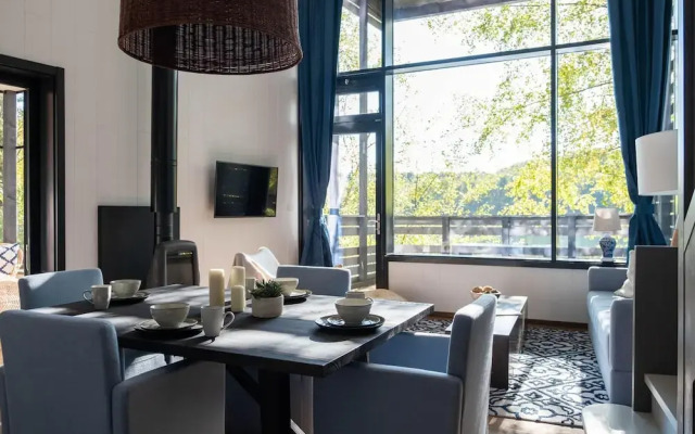 Elegant Mansion With Pools