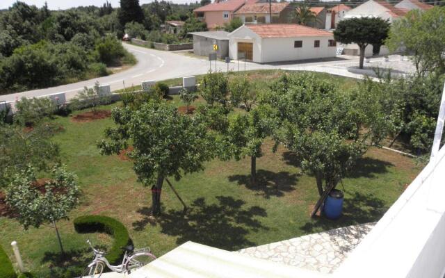 Kuce - 150m From the Beach With Parking - SA2