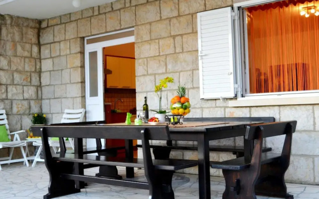 Apartments Lina - Two Bedroom Apartment With Terrace