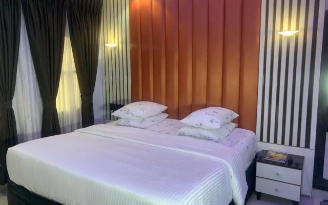 De-Lexis Hotel & Suites