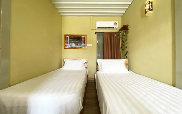 OYO HOME 90312 Rainbow Guesthouse