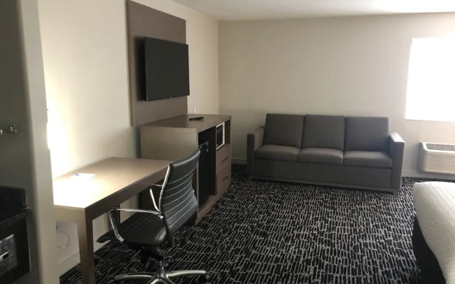 Clarion Pointe Indianapolis Airport