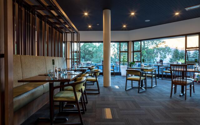 Holiday Inn Queenstown Frankton Road by IHG