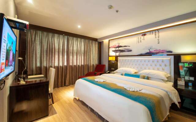 Ramada by Wyndham Encore Kaili West