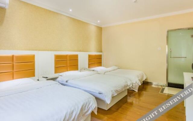 Super 8 (Beijing Qianmen East Street)