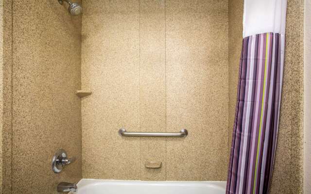 La Quinta Inn & Suites by Wyndham Kyle - Austin South