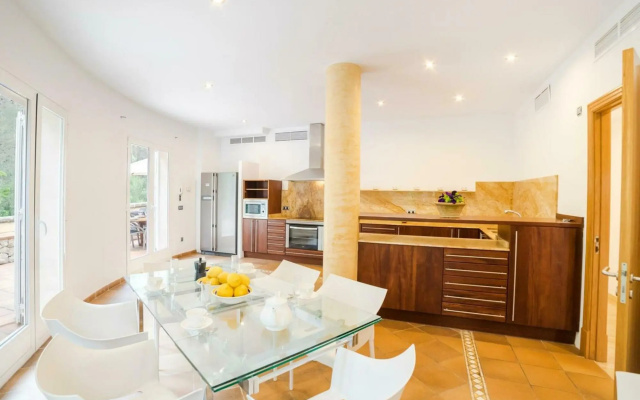 Spectacular Holiday Home in Alcudia with Private Pool - Hotel in Alcudia - Photo 2
