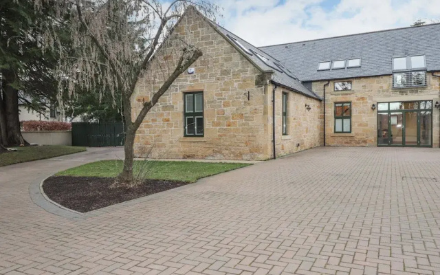1 The Coach House