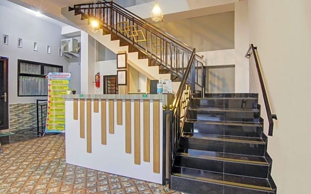 OYO 90704 Nabila Residence Syariah