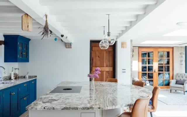 Beautiful and Spacious Peak District House