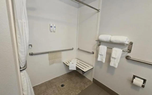 Comfort Suites