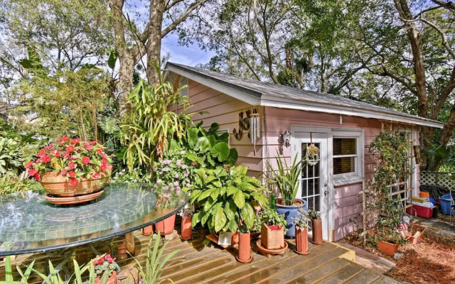 Sarasota Bungalow w/ Pergola, Garden & Waterfalls!