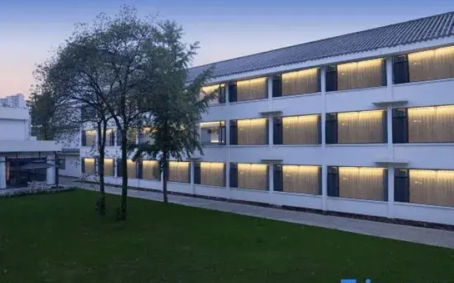 Fqdl Hotel