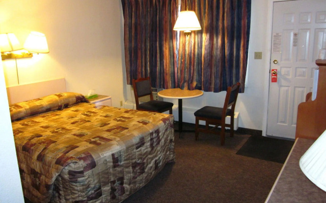 Chinook Motel