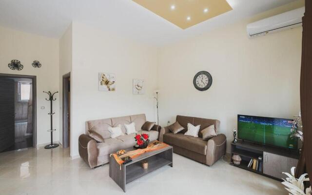 Spacious & New fully equipped Home with Parking