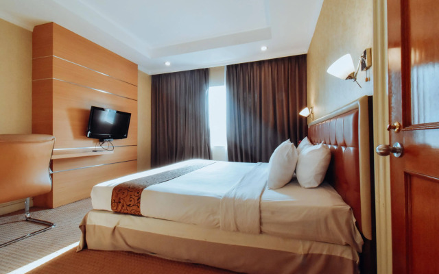Surabaya Suites Hotel Powered by Archipelago