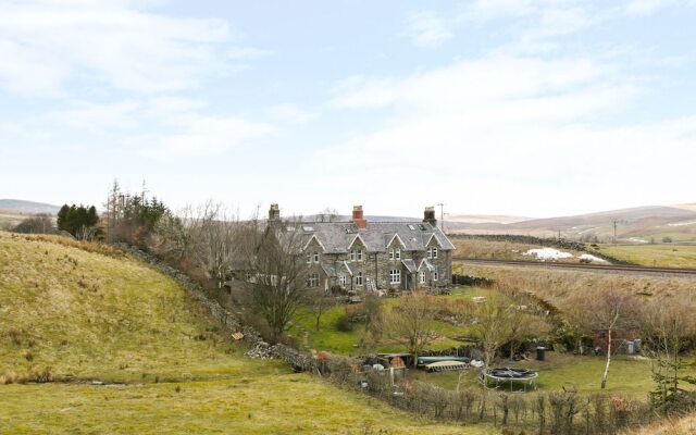 2 Railway Cottages