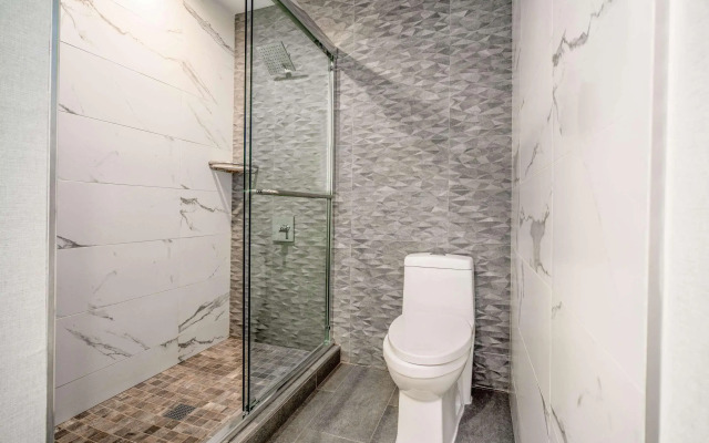 818 Hotel + Pool, an Ascend Hotel Collection Member