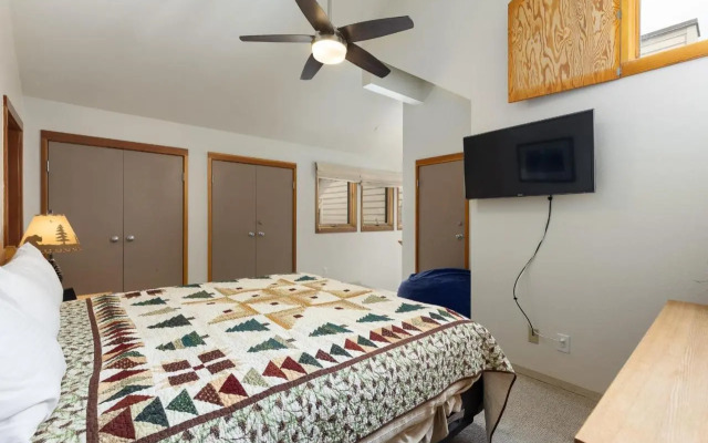 1610 Quicksilver Condo