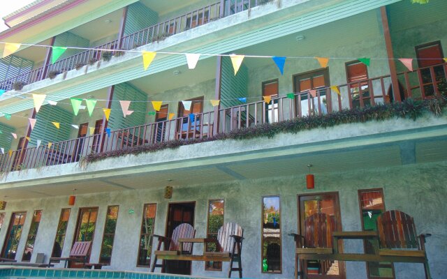 Phatchara Boutique Hotel - Hostel