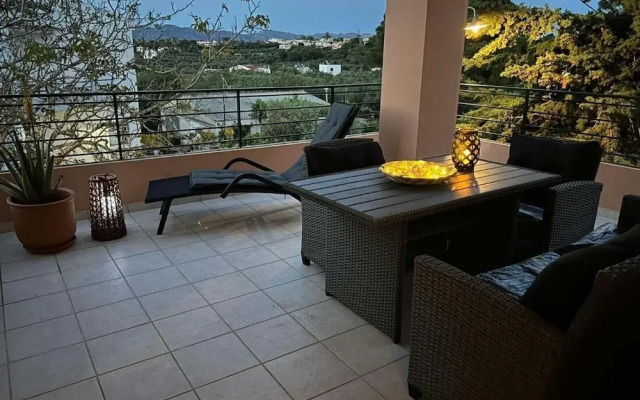Helen Sweet Home in Kounoupidiana