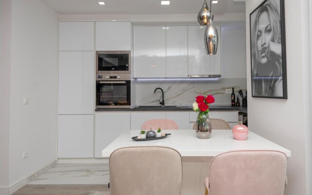 Amazing Apartment in Makarska With 2 Bedrooms and Wifi