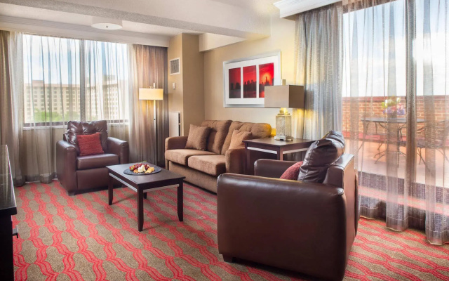 DoubleTree by Hilton New York LaGuardia Airport
