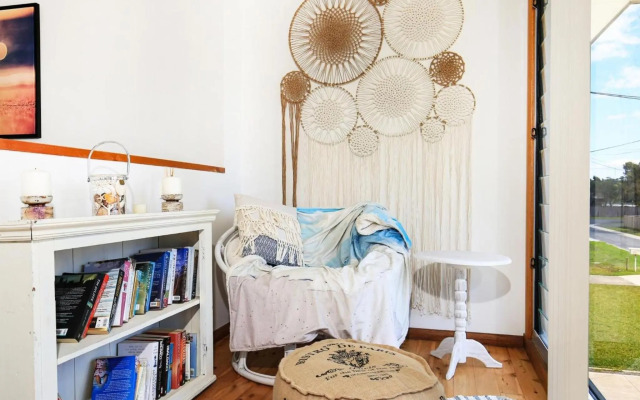 Shores - Pet-Friendly - 1 Min Walk to Beach