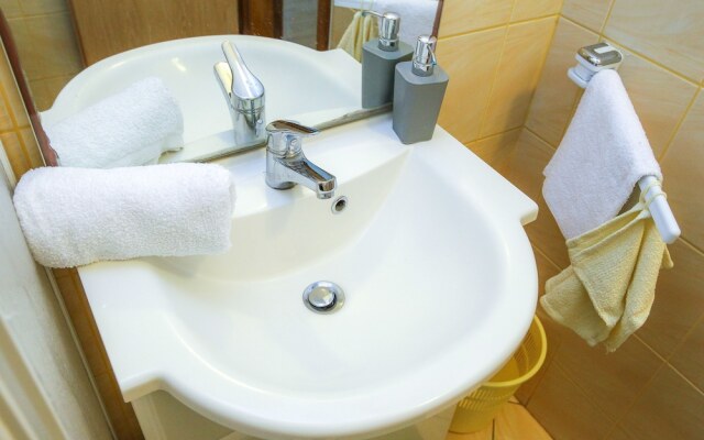 Pool Apartments Lucky Luke