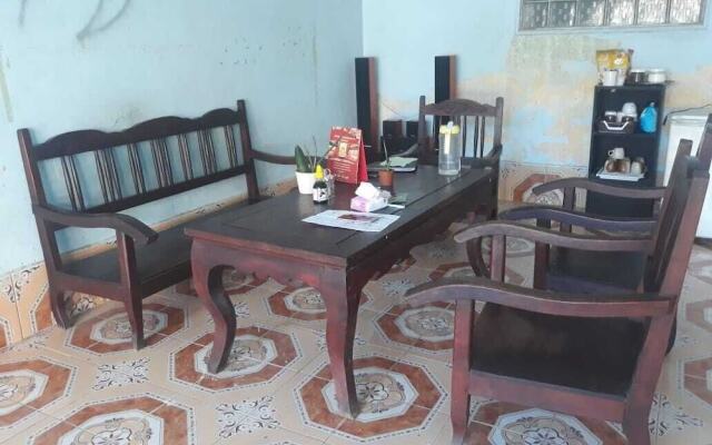Ba'mi thakhek hostel