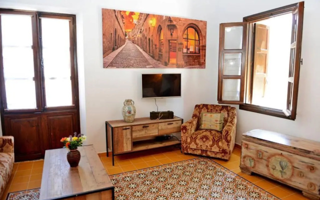 Meandros Suite in Old Town